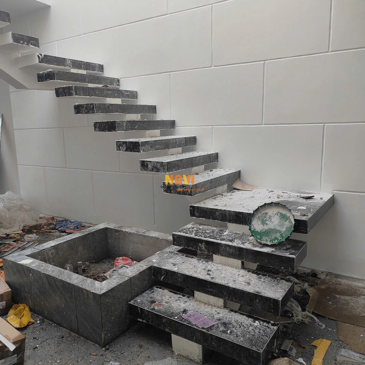 Ốp đá hoa cương cầu thang tại Cần Đước, Long An
